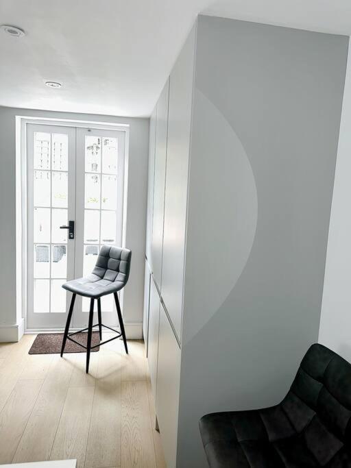 Londwell, Luxe And Leaves, Chelsea Flat With Private Garden Apartment London Ngoại thất bức ảnh