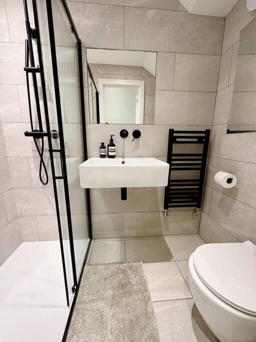 Londwell, Luxe And Leaves, Chelsea Flat With Private Garden Apartment London Ngoại thất bức ảnh