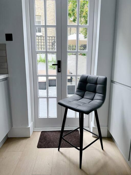 Londwell, Luxe And Leaves, Chelsea Flat With Private Garden Apartment London Ngoại thất bức ảnh